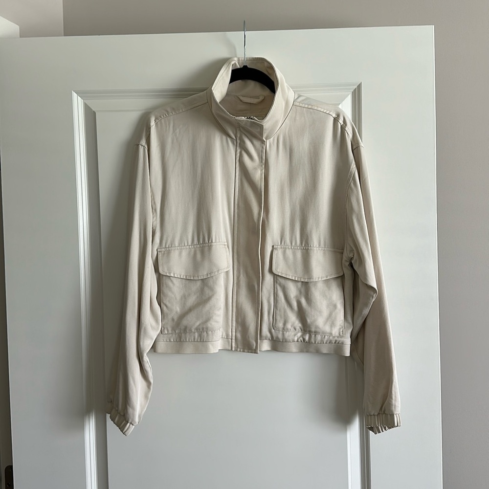 NWT Abercrombie & Fitch Women’s Cropped Jacket